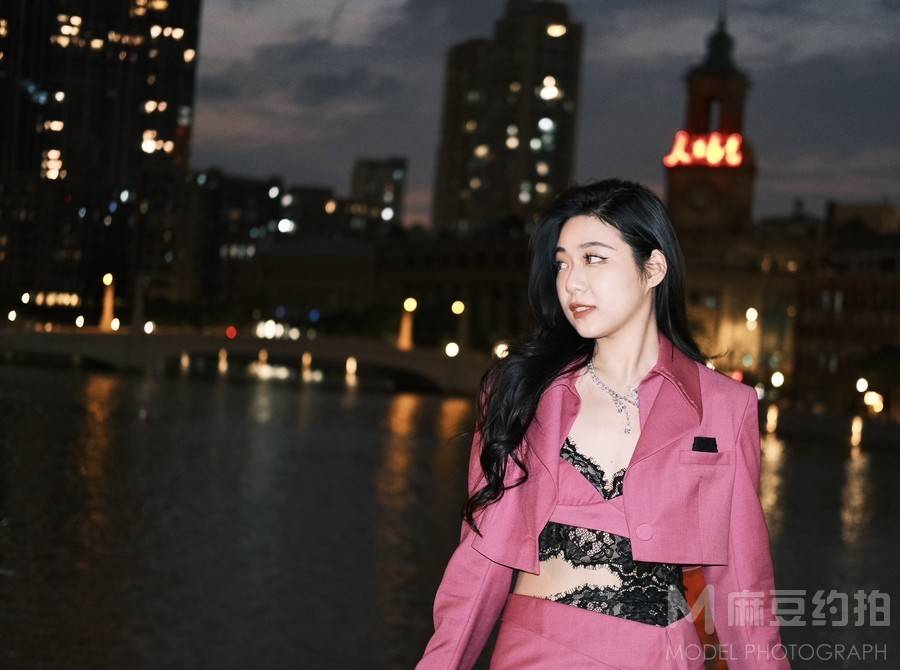 夜景模特