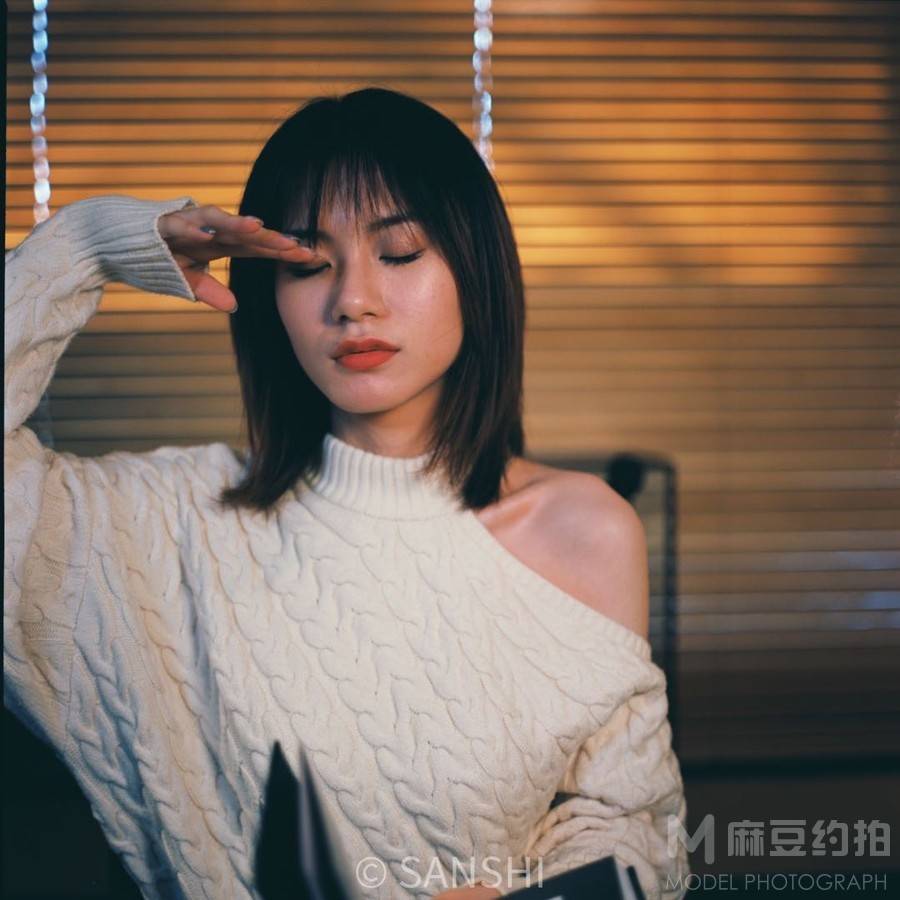 情绪模特