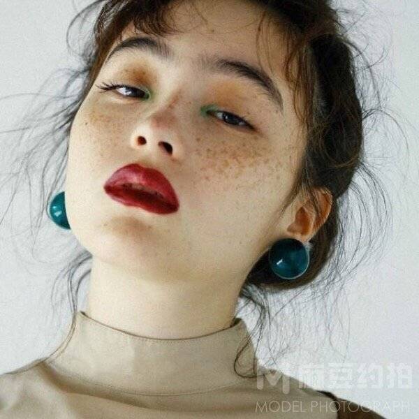 妆容模特