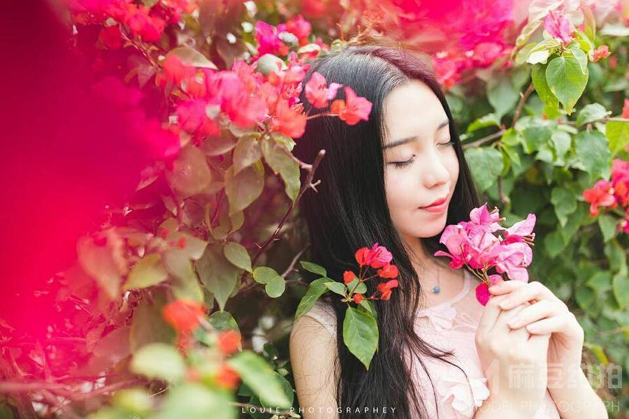 情绪模特