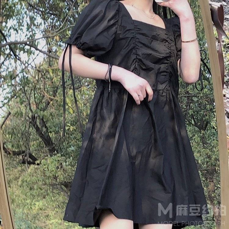 黑白模特