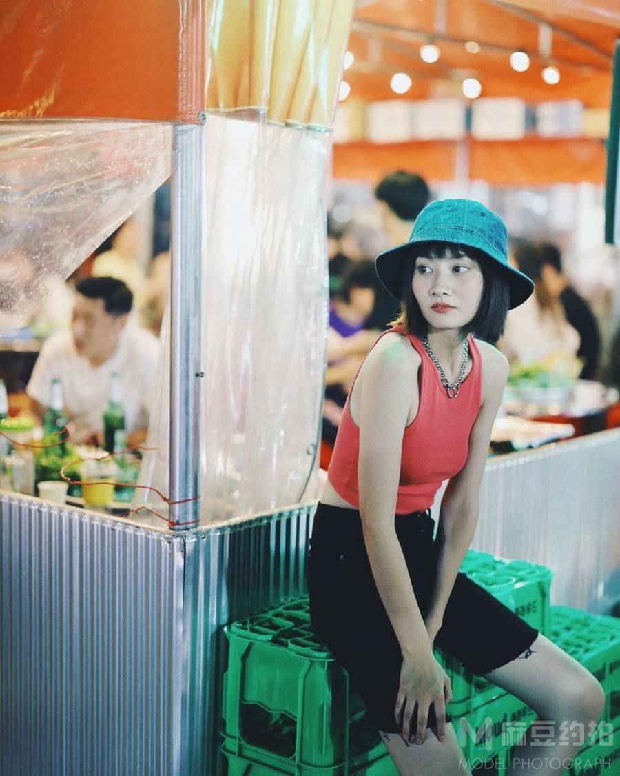 情绪模特
