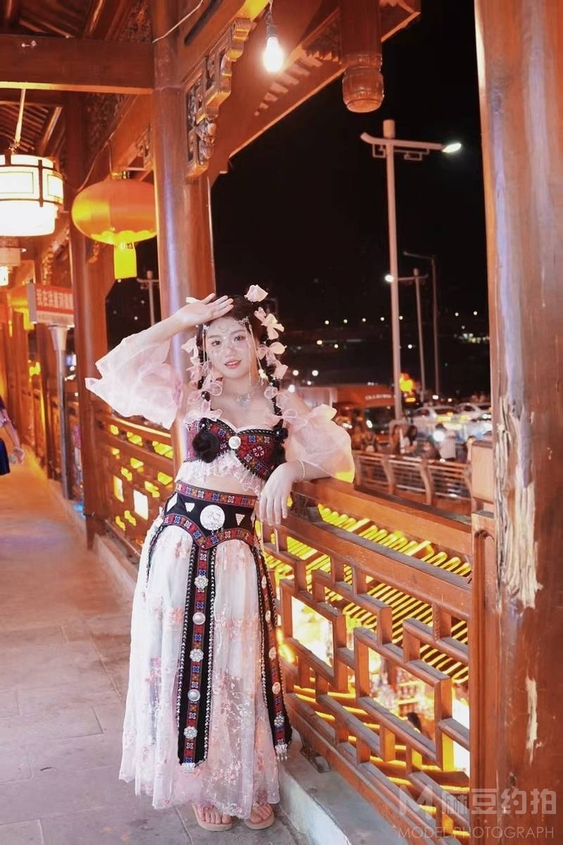 夜景模特