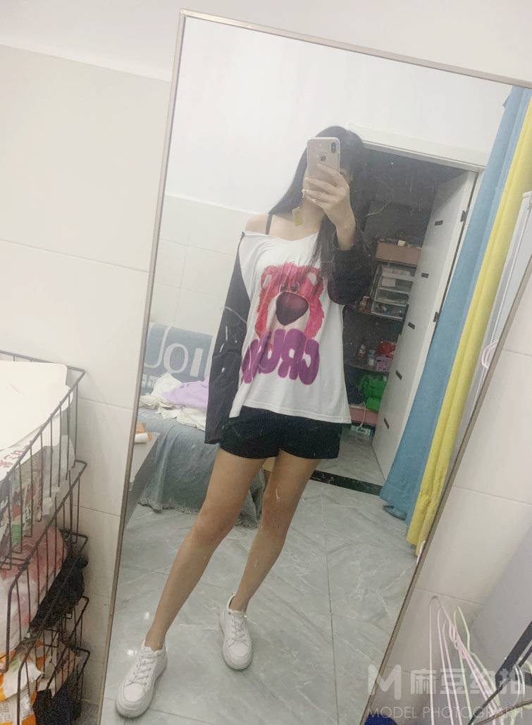 黑白模特