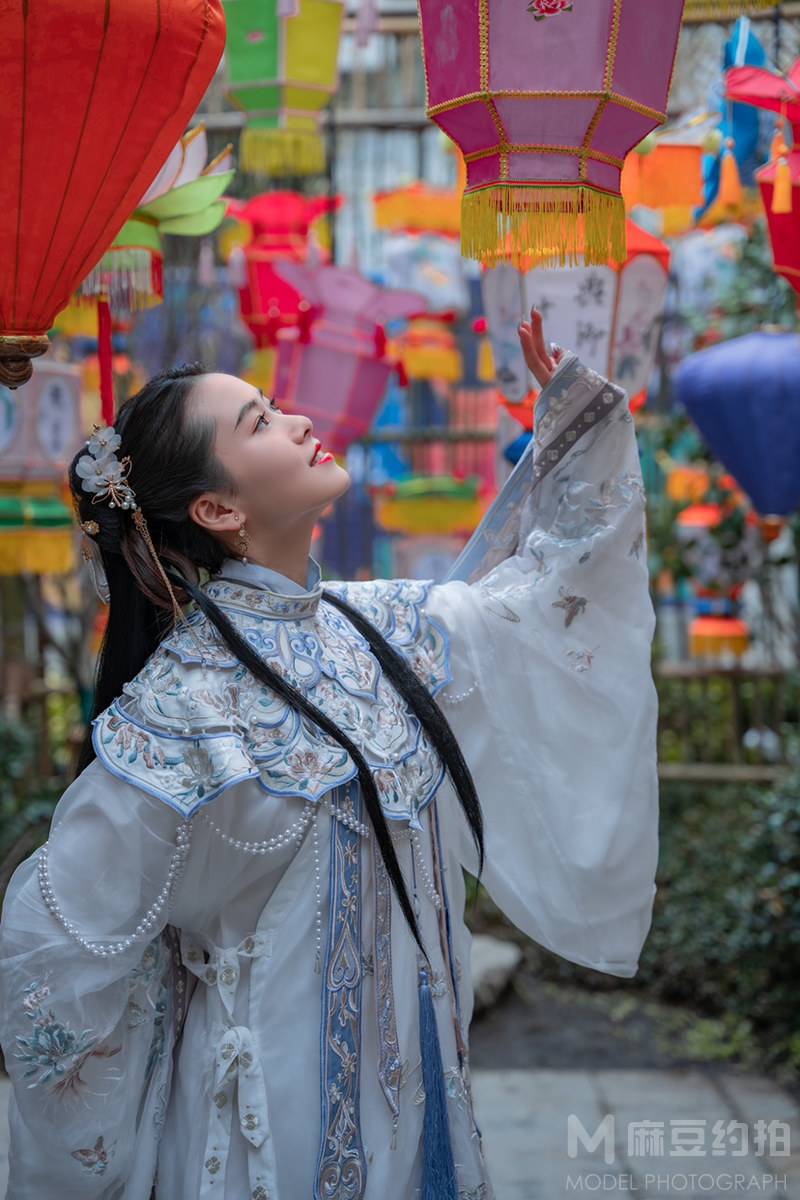 汉服模特