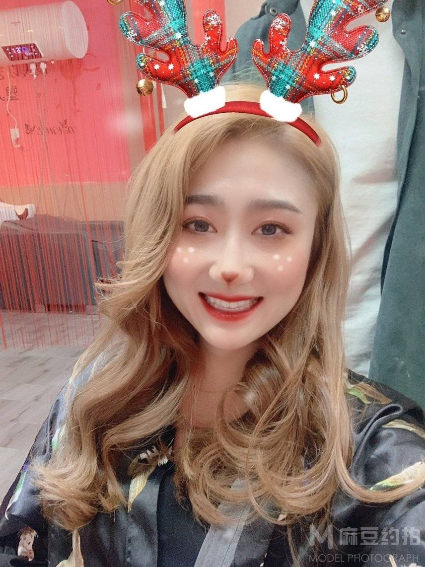 妆容模特