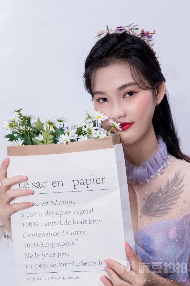情绪模特