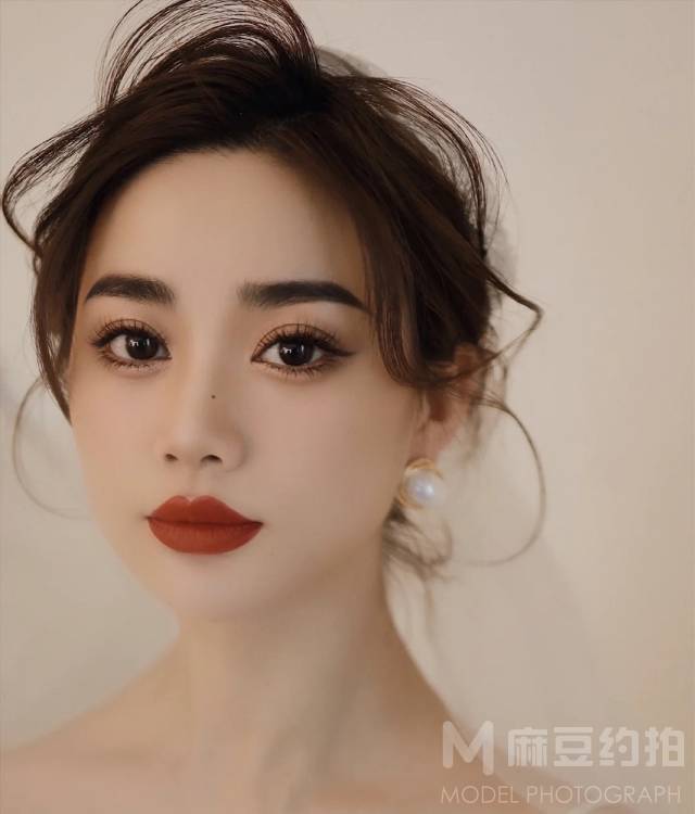 妆容模特
