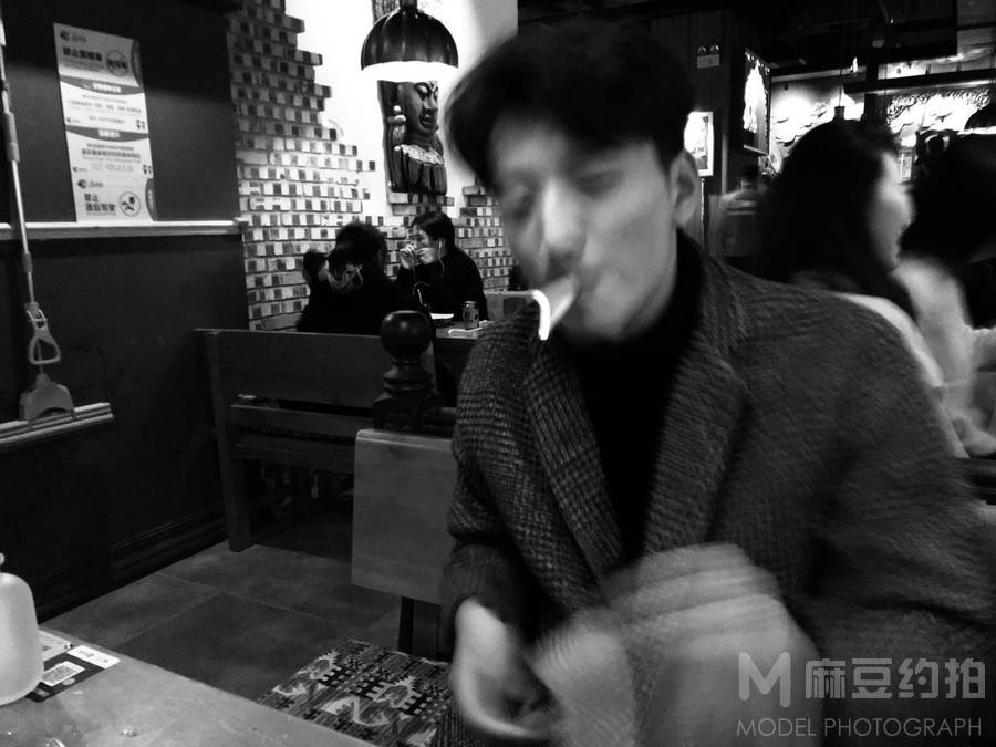 情绪模特