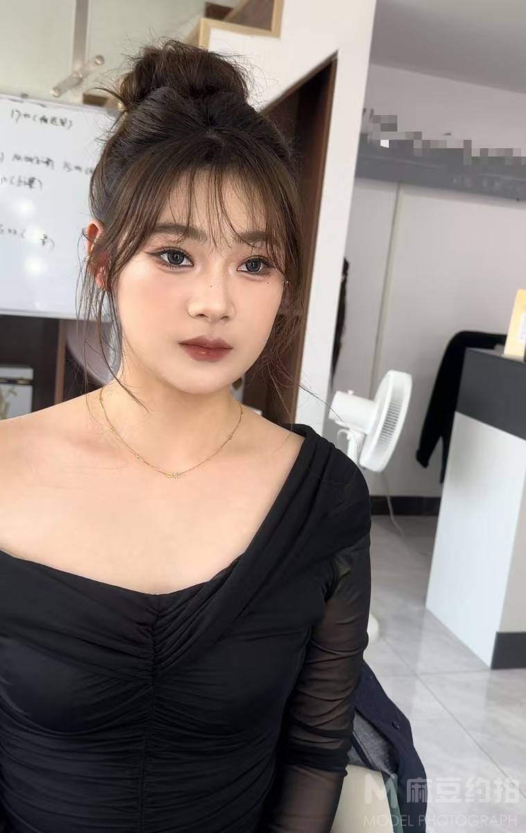 妆容模特