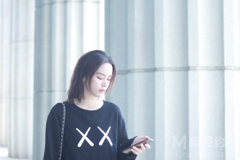 情绪模特