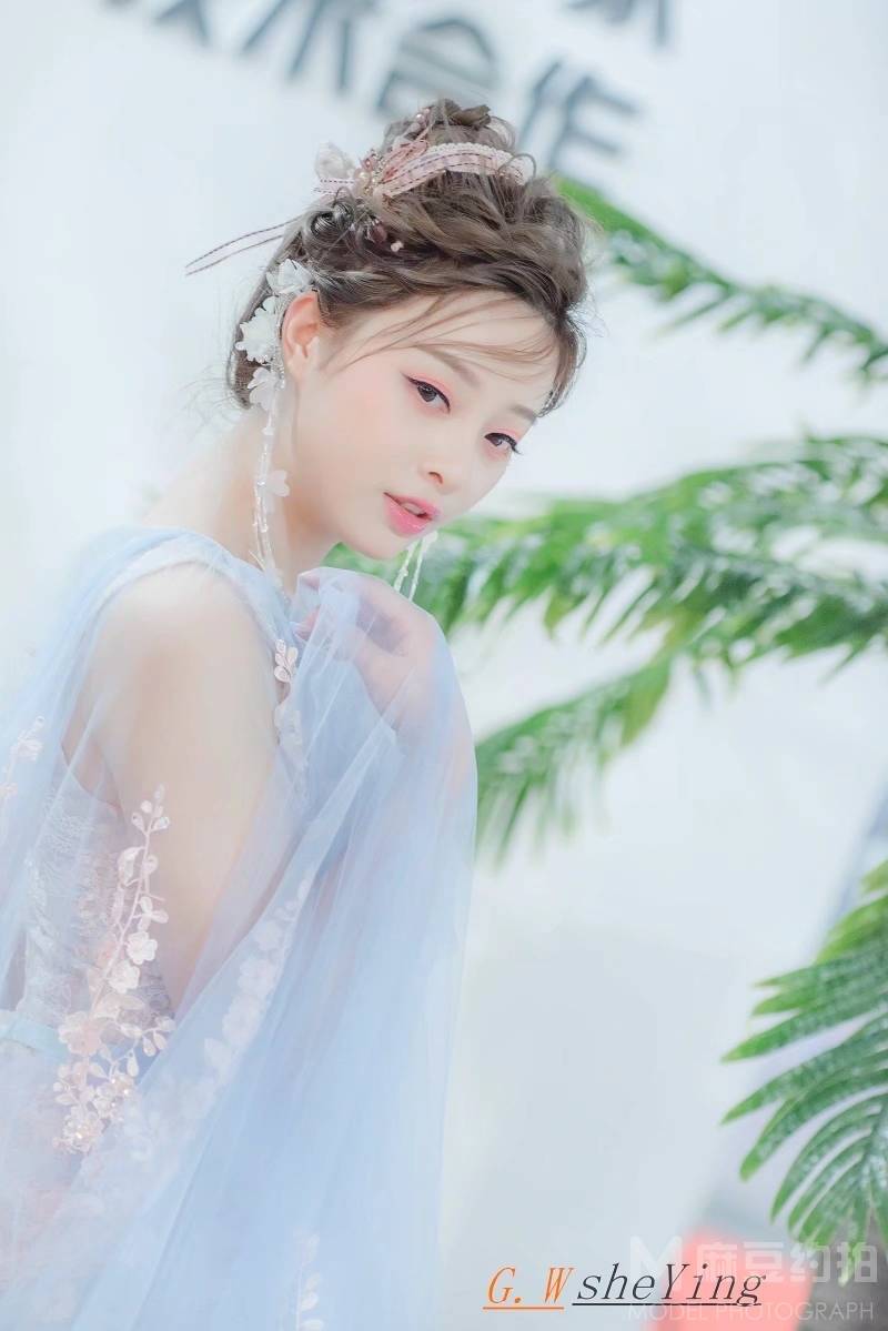 清新模特