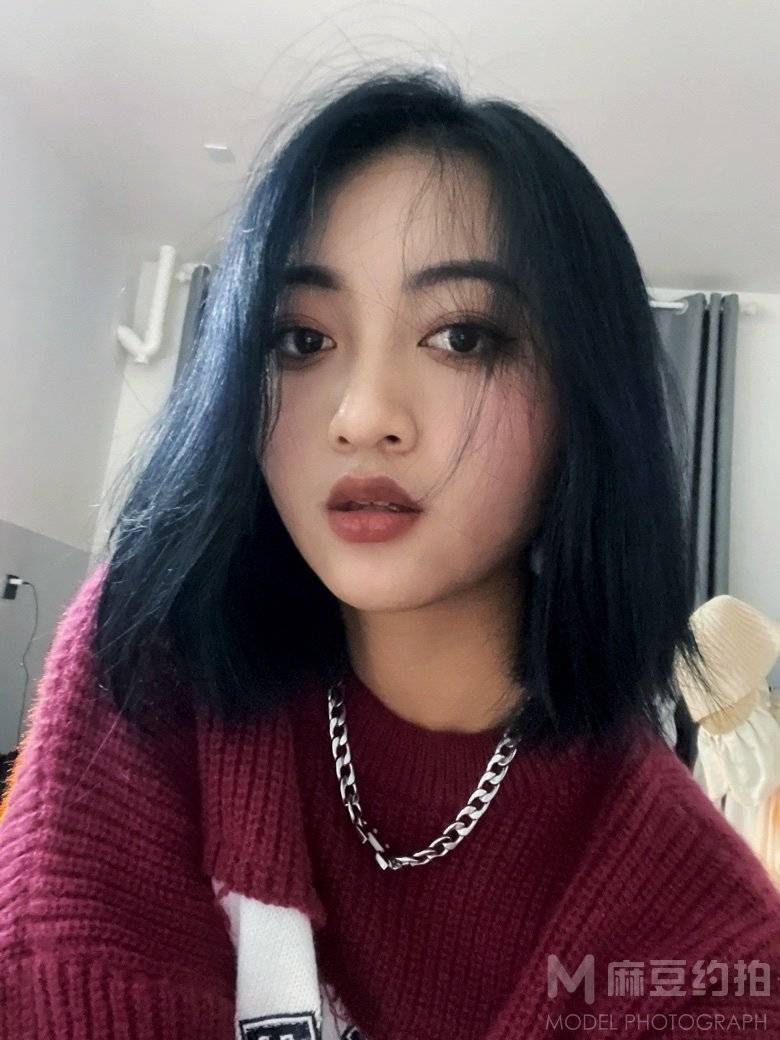 黑白模特