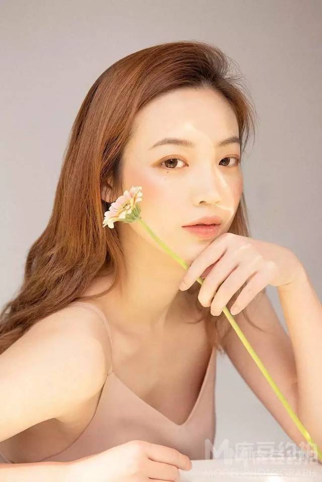 黑白模特