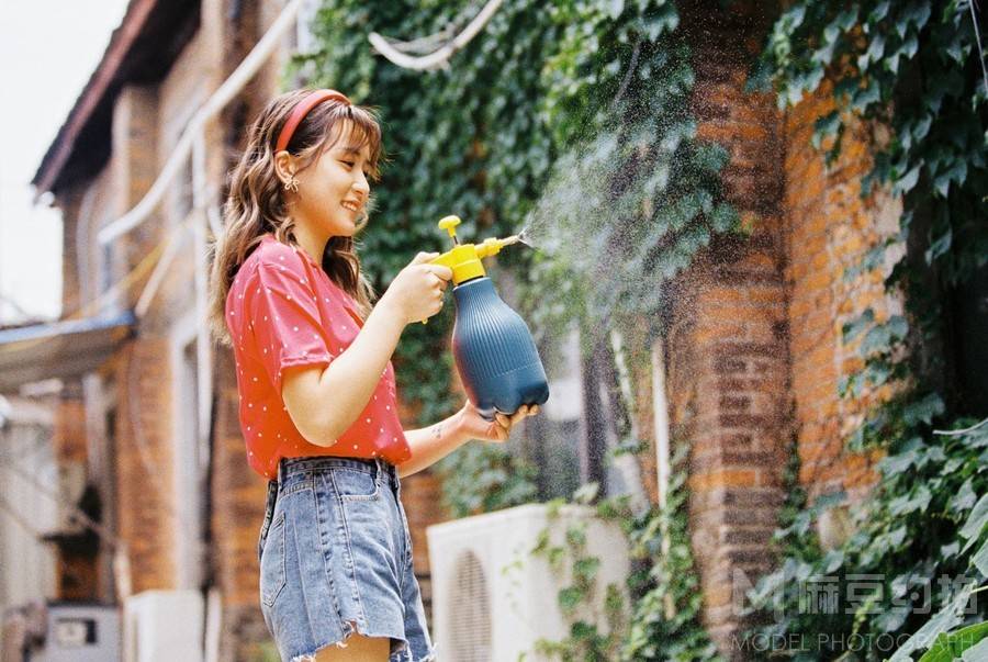 情绪模特