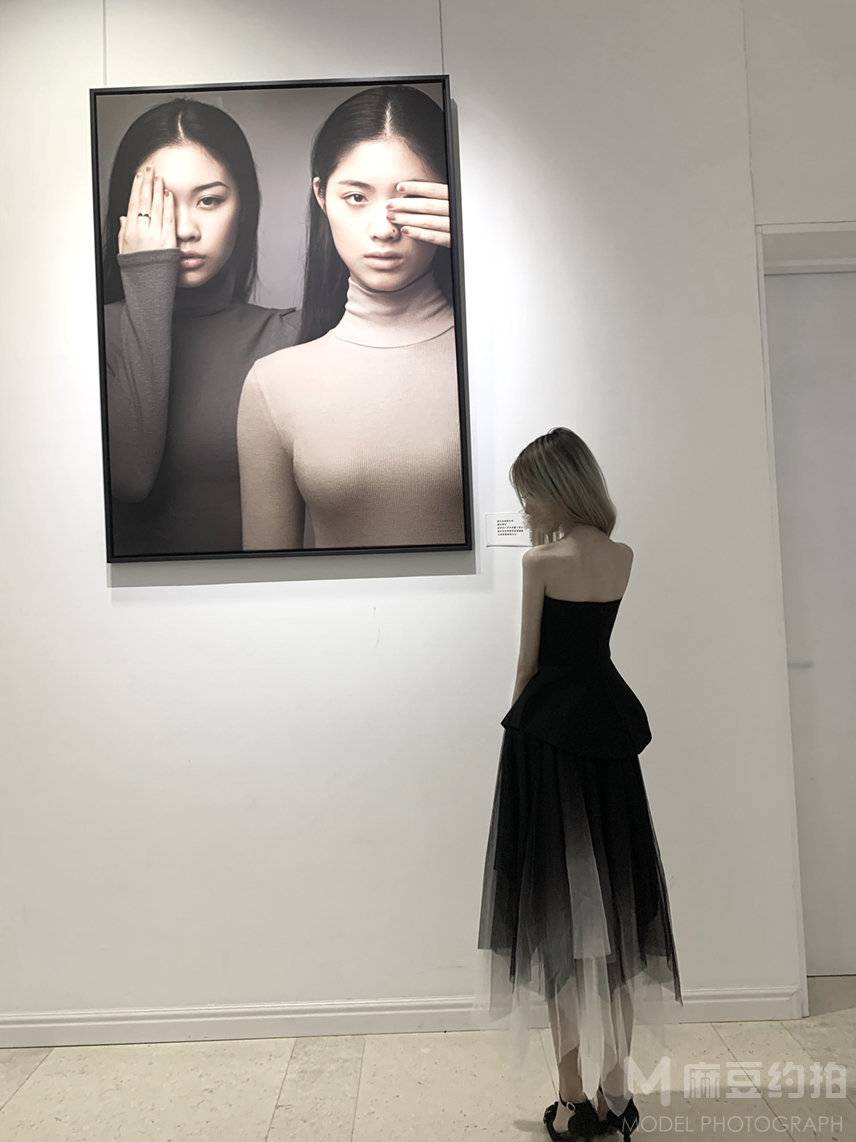情绪模特