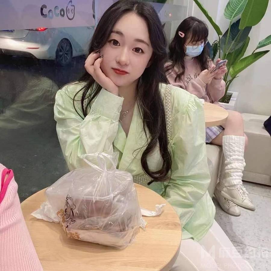 黑白模特