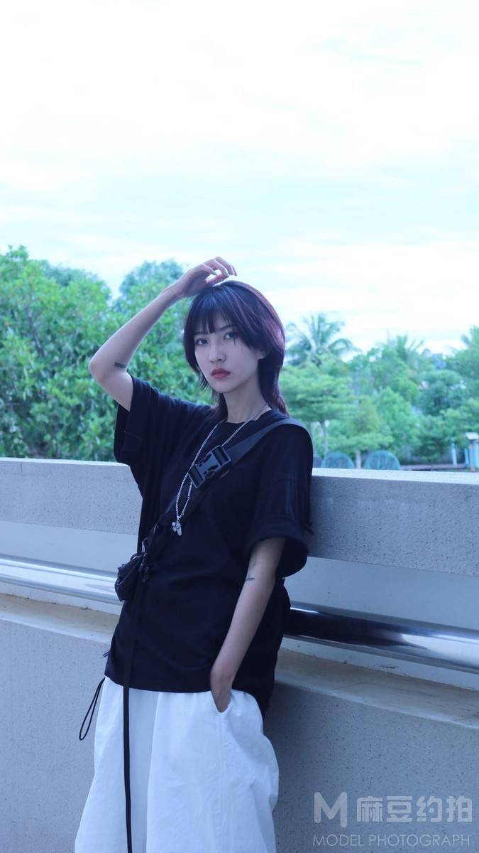 黑白模特