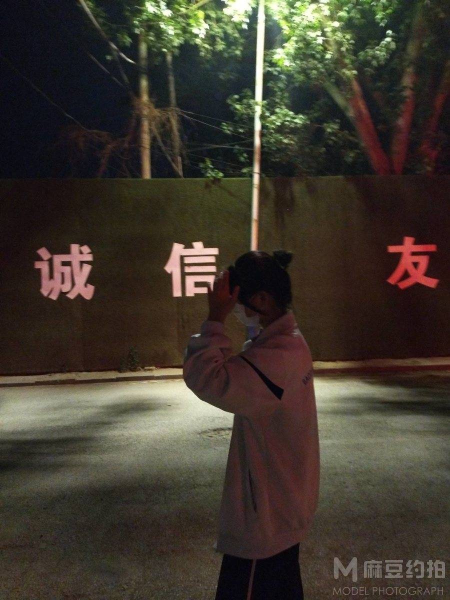 夜景模特
