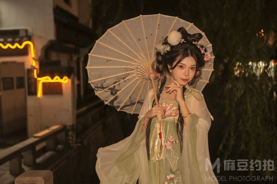 汉服模特