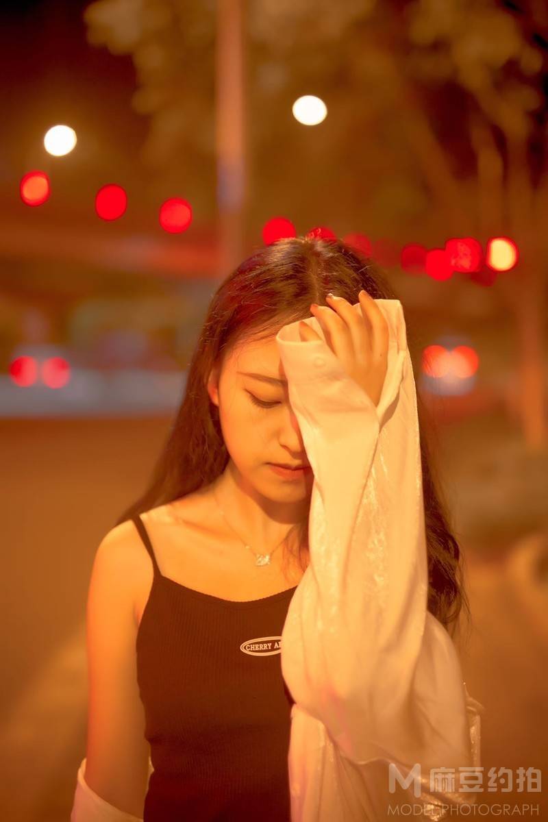 情绪模特