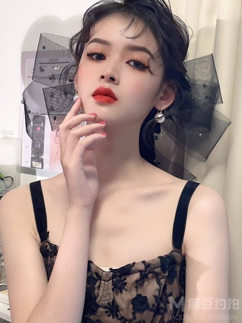 妆容模特