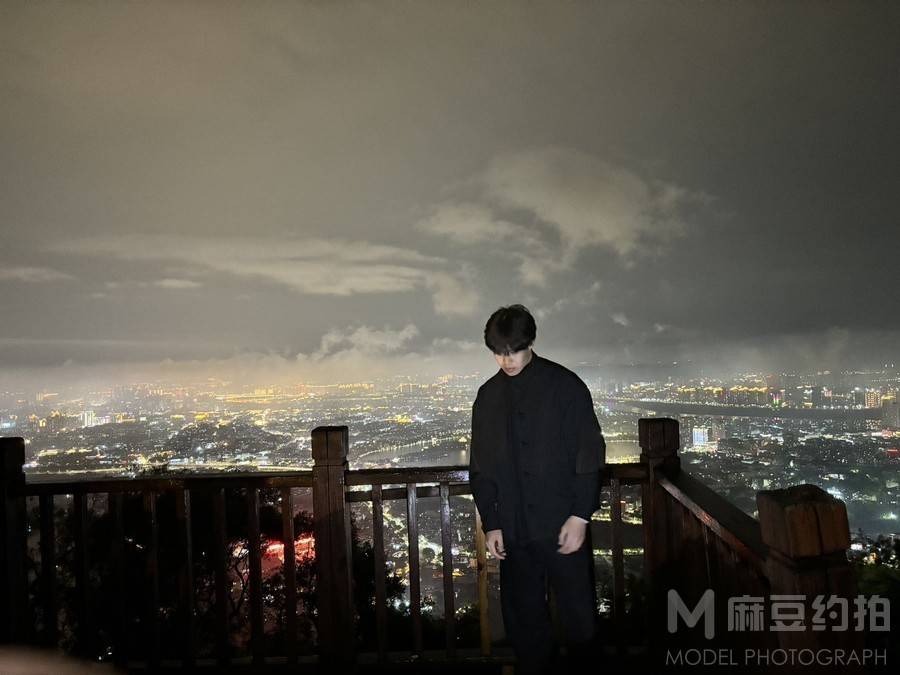 夜景模特