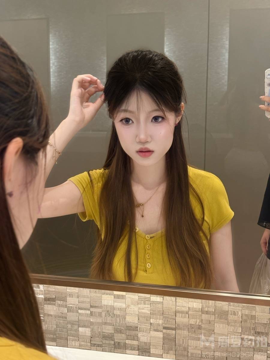 妆容模特