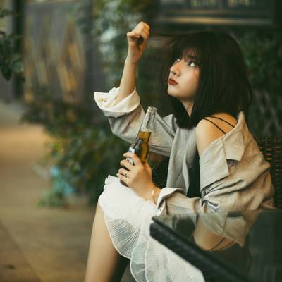 情绪模特