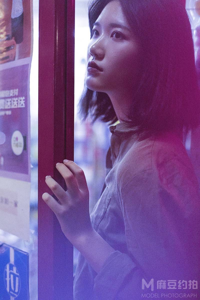 情绪模特
