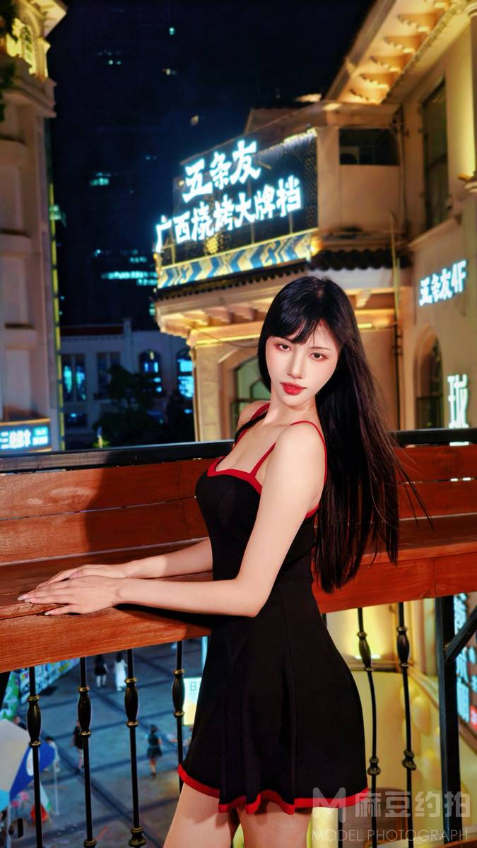 夜景模特