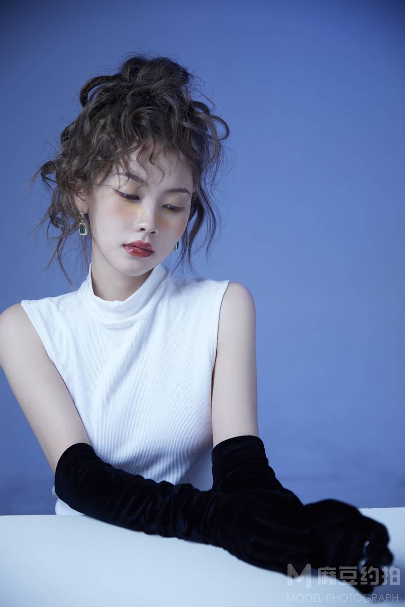 情绪模特