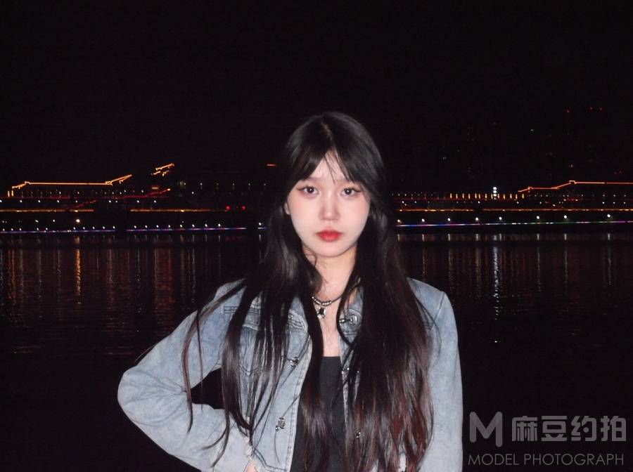 夜景模特