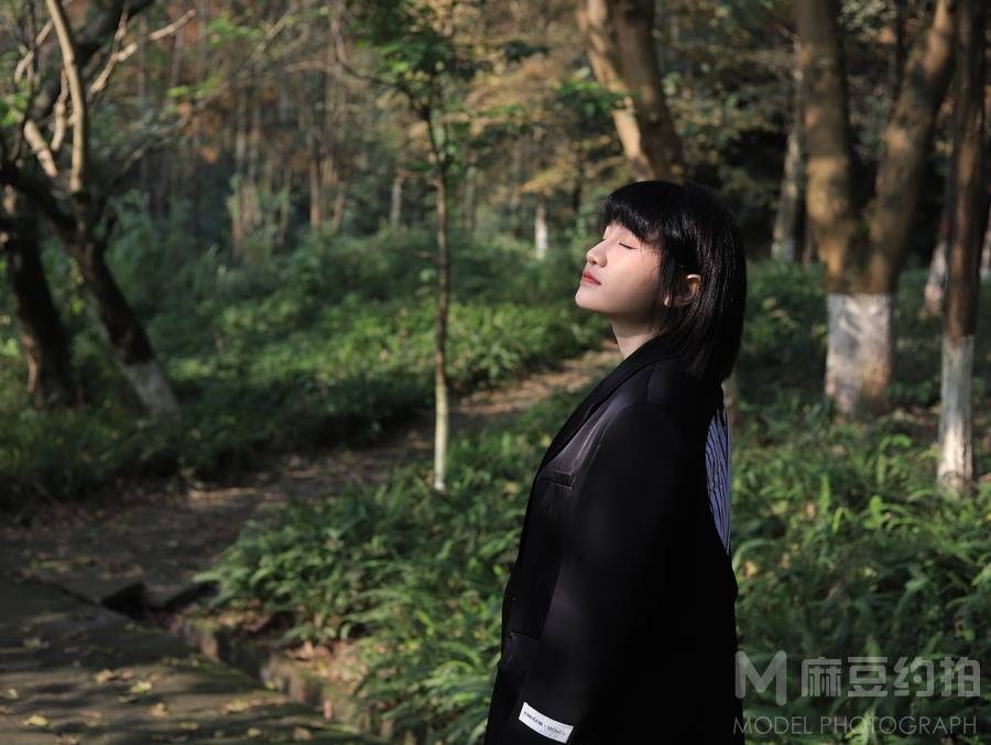 情绪模特