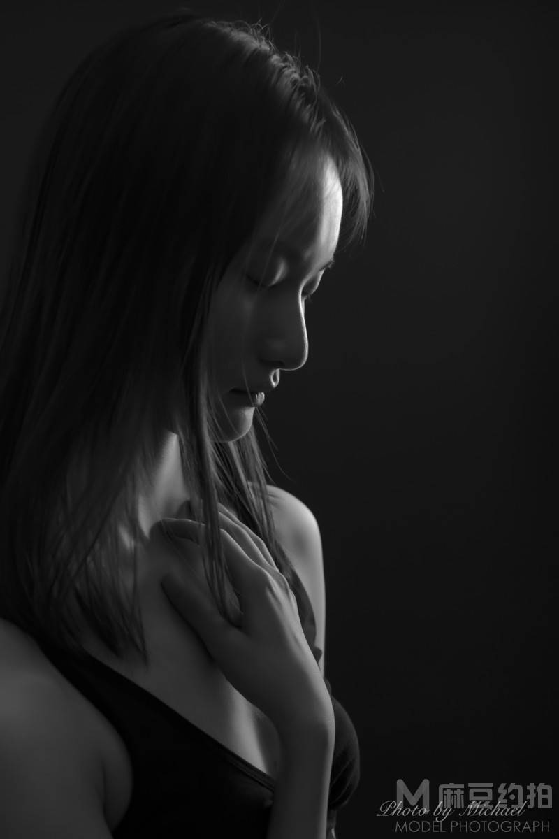 黑白模特
