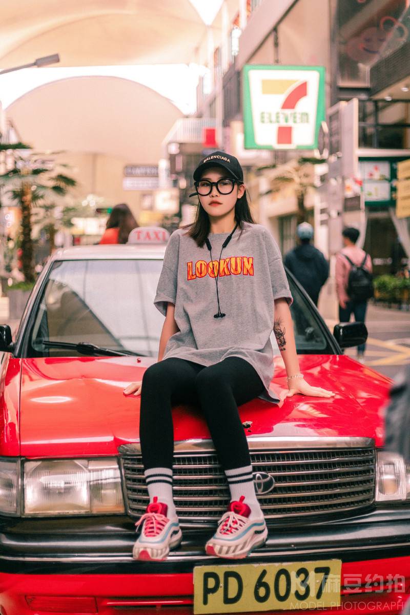 情绪模特