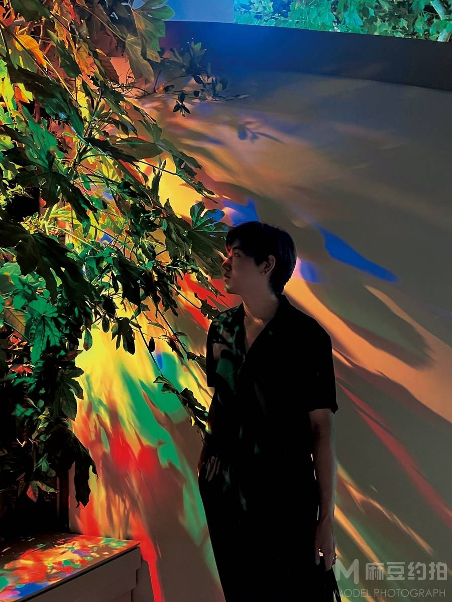 情绪模特