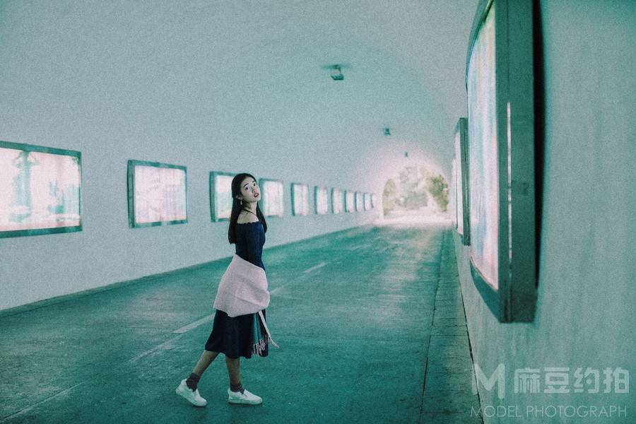 情绪模特