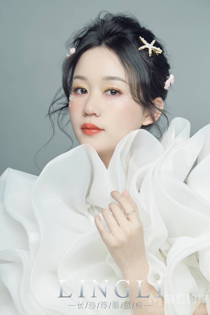 妆容模特