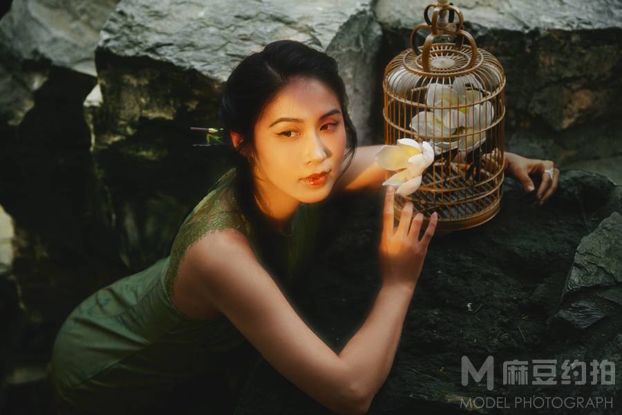 情绪模特