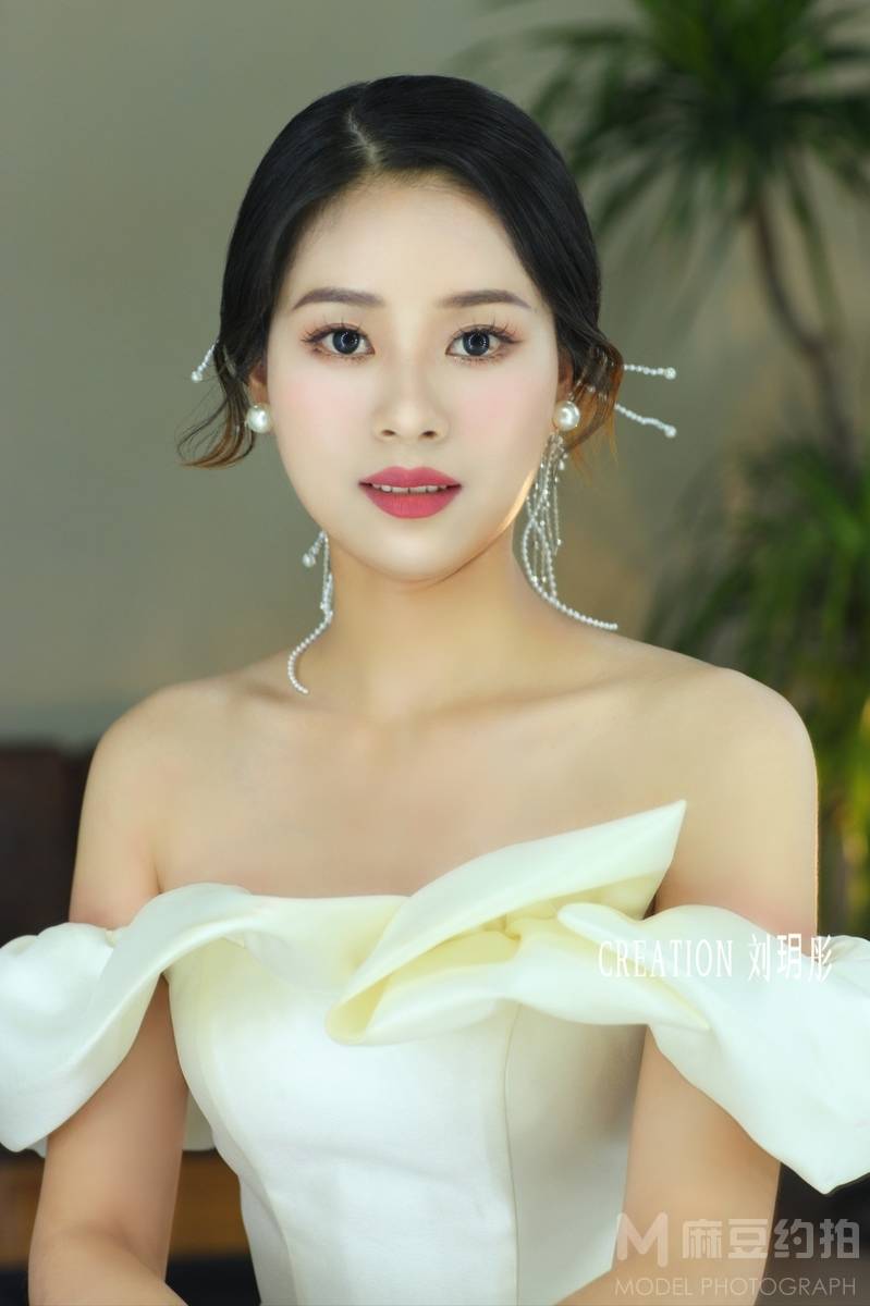 妆容模特