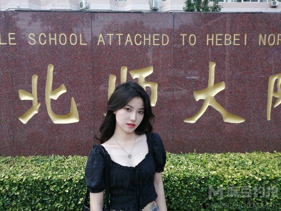 校园模特