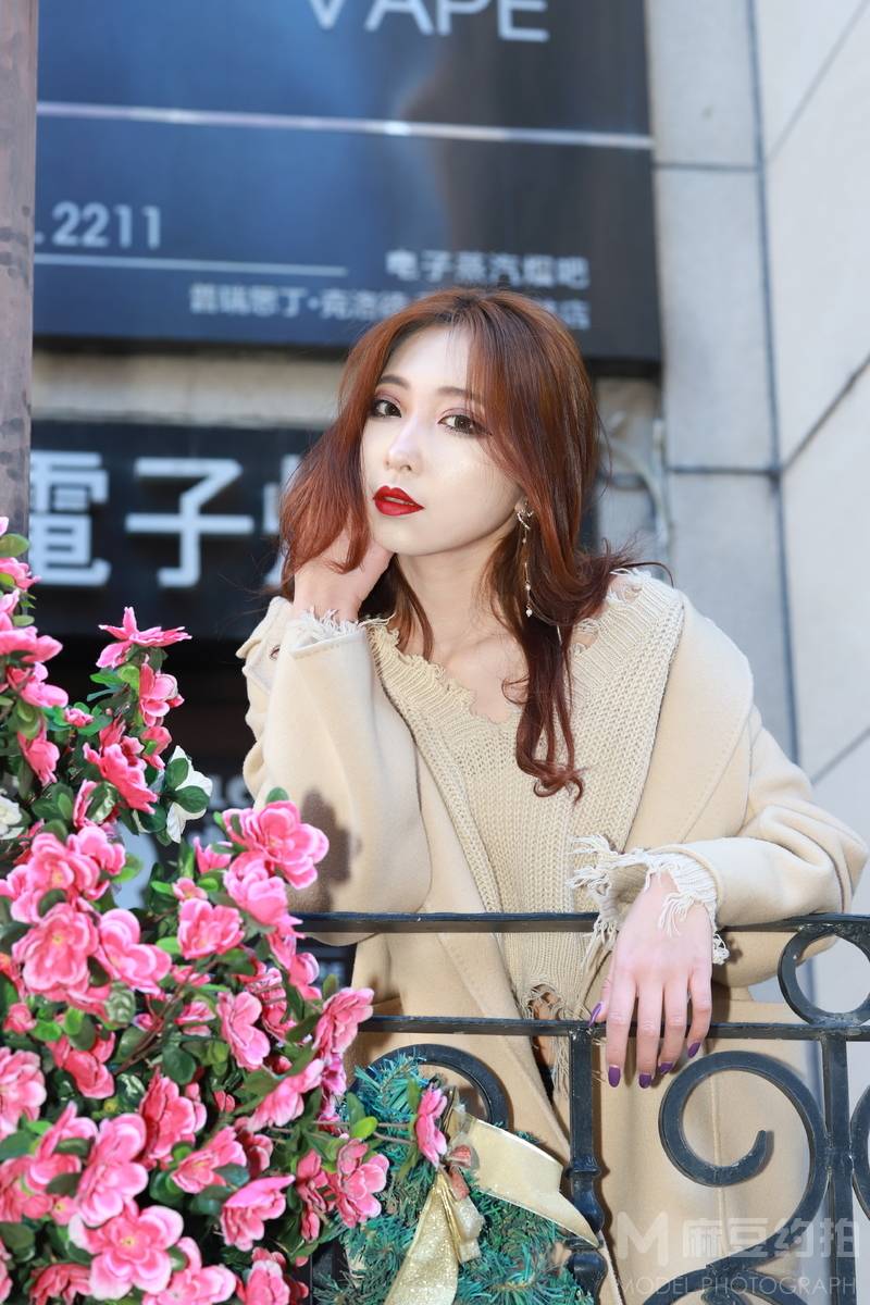情绪模特