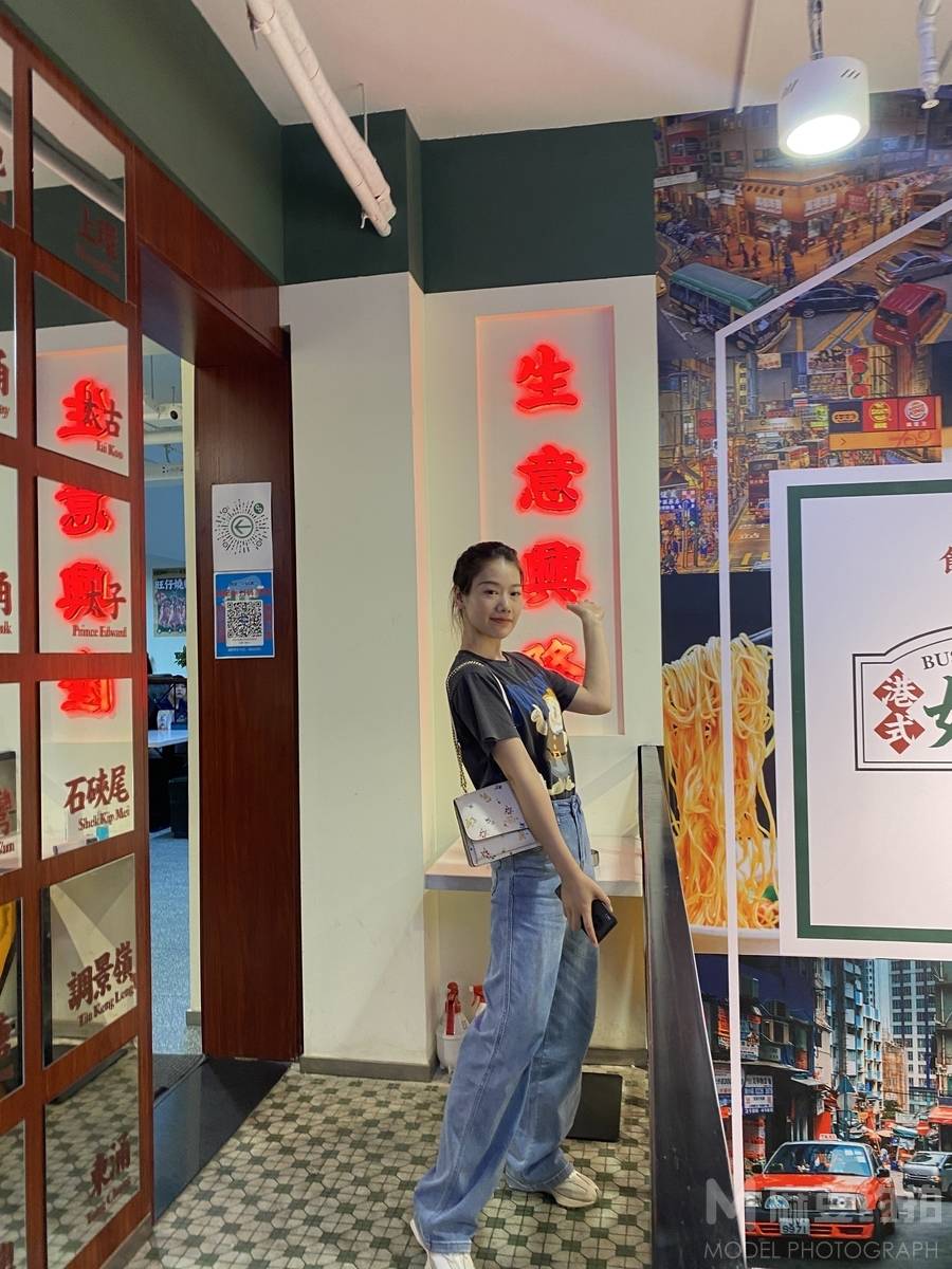 校园模特