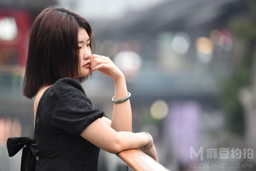 情绪模特