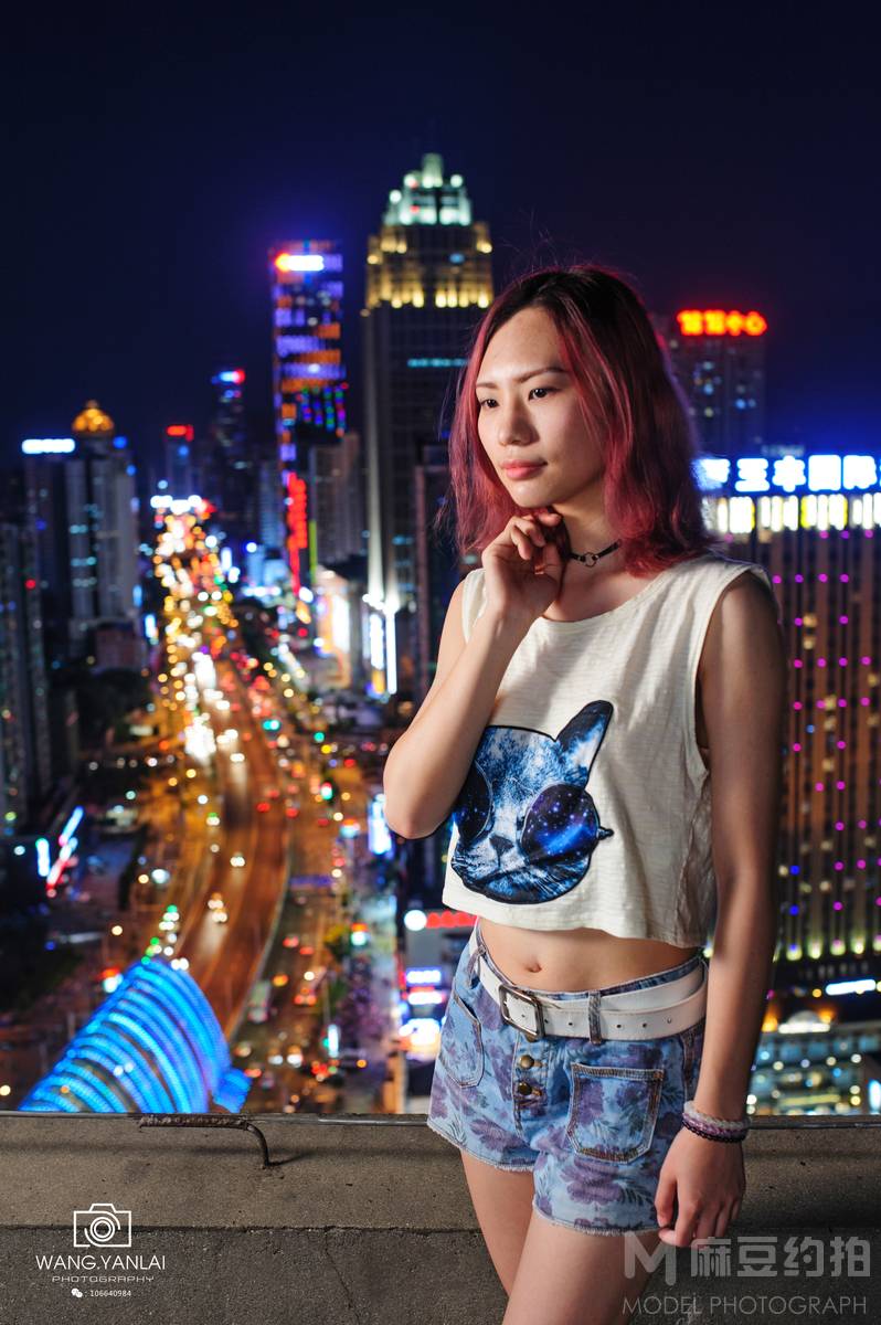 情绪模特