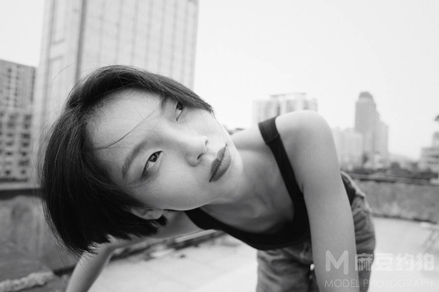 黑白模特