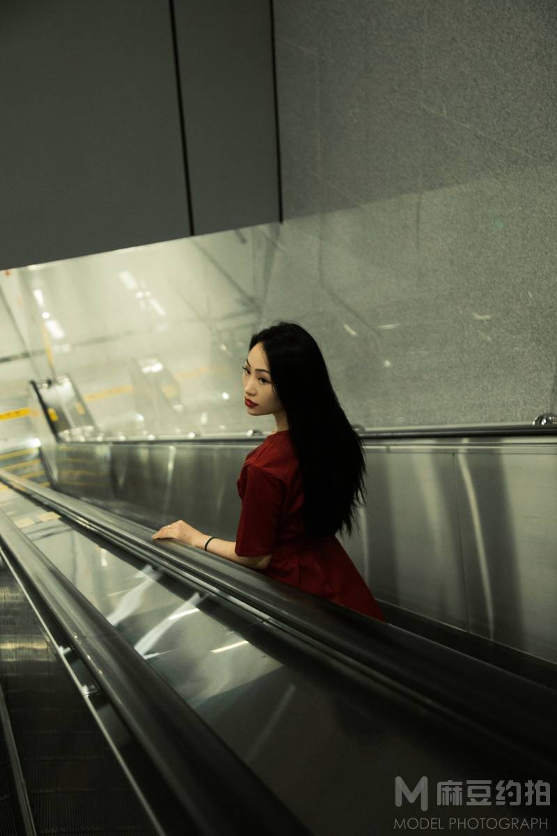 情绪模特