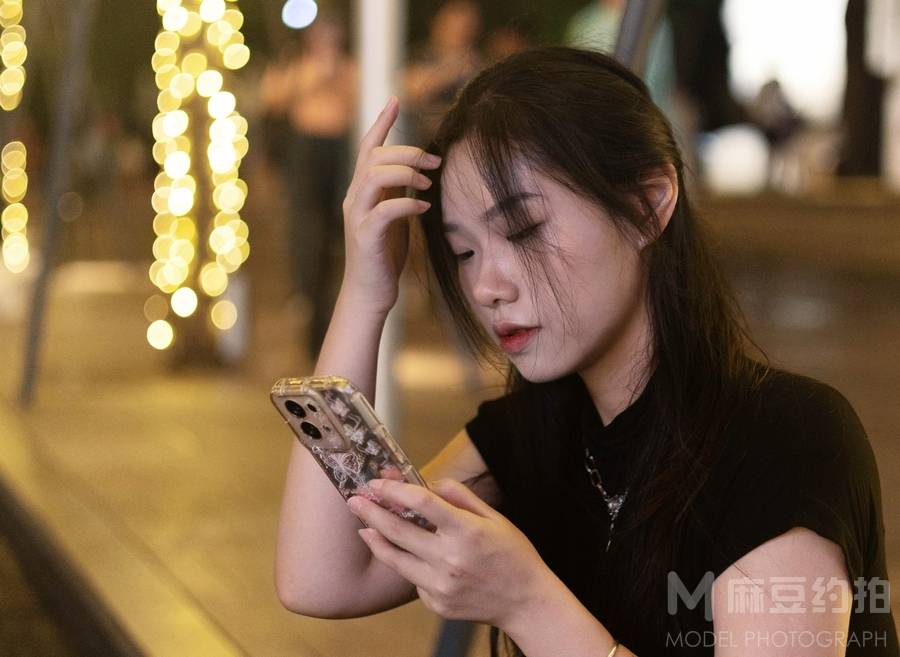 情绪模特