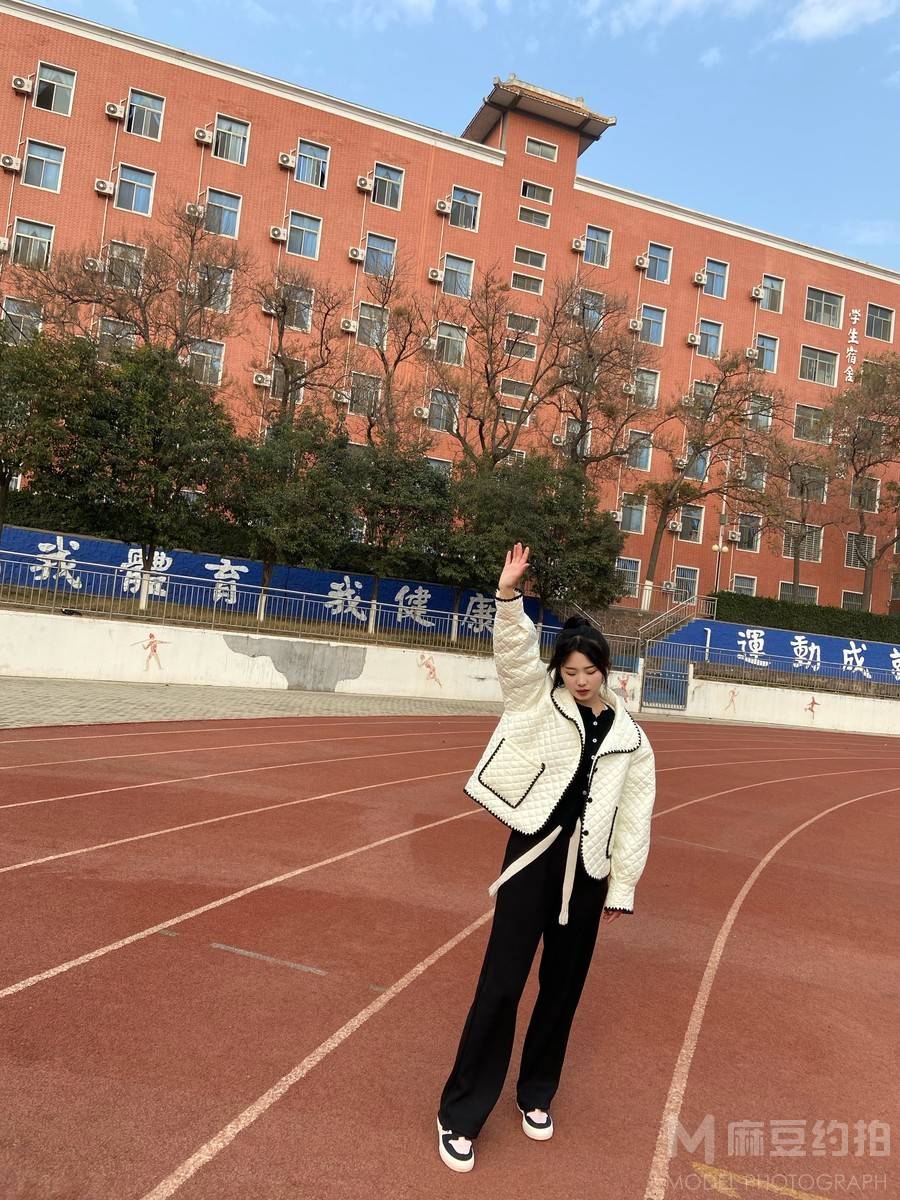 校园模特
